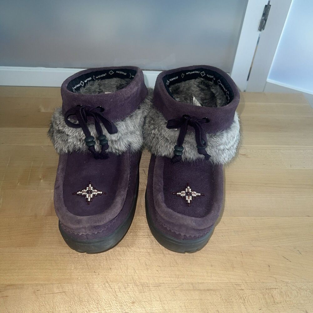 manitobah mukluks Moccasin Shoes Sheep Fur Suade Size 6